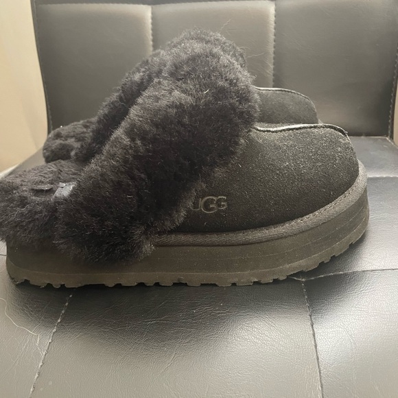 UGG Shoes - BLACK UGG PLATFORM SLIPPERS